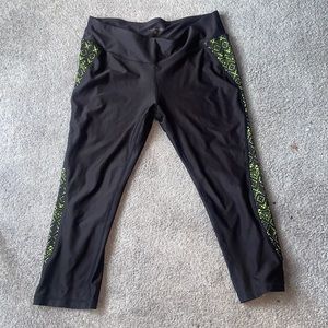Black and green cropped leggings